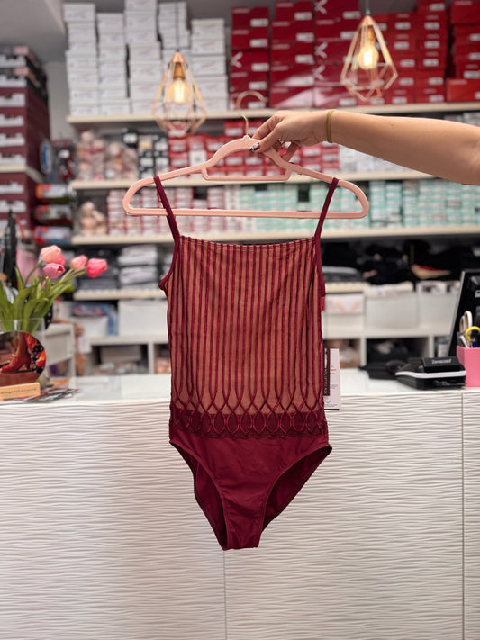 Maillot granate tirantes y espalda abierta