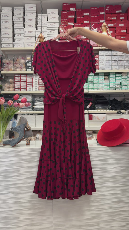 Conjunto flamenca rojo con topos negros