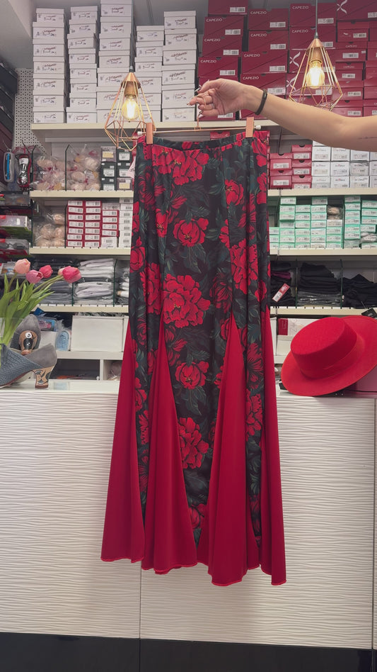Falda flores rojas flamenca