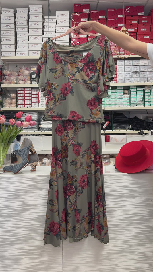 Conjunto flamenca verde caqui con estampado flores